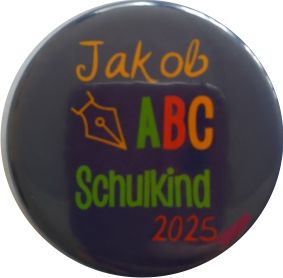 Button Schulkind mit Namen dunkelblau ABC 2025
